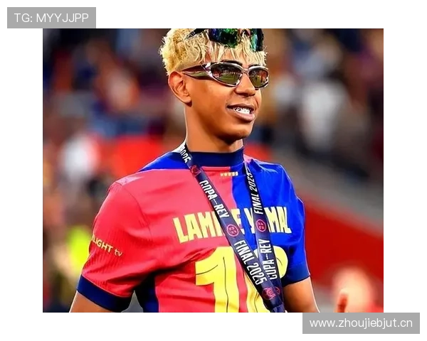 亚马尔与少年罗纳尔多大赛表现及成长轨迹对比分析