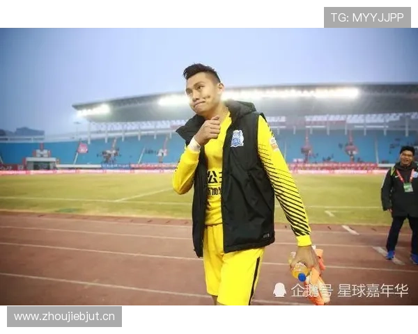 颜骏凌家里茶几上那瓶水，比我一个月工资还贵？简直活在另一个星球…