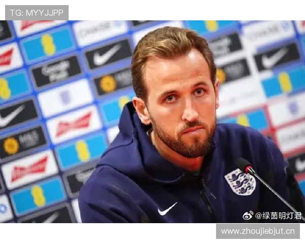 看到哈里·凯恩穿睡裤去买菜，我突然感觉我们的购物清单少了好几行数字