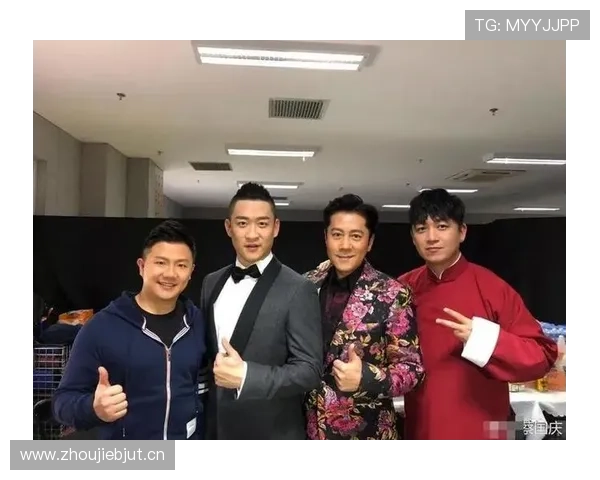 陈一冰差别也太大了，场上邻家小哥哥，下了场直接变成谁家的银行VIP